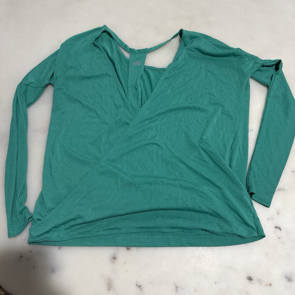 Alo Yoga Womens Teal Blue Long Sleeve Cutout Racerback Top Size M